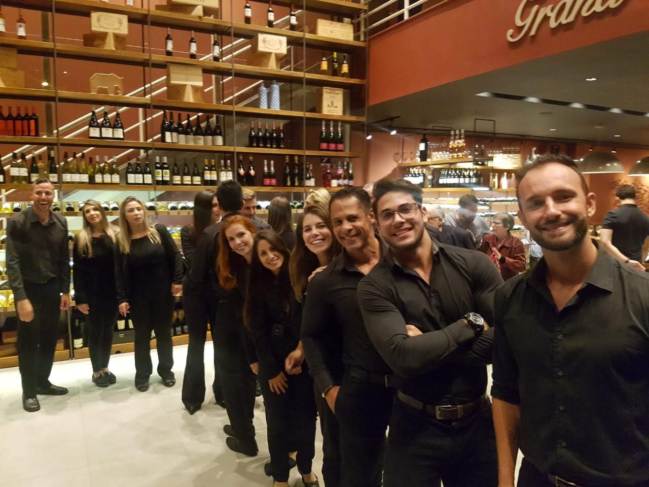 A ativação de marca é um mix de estratégias realizadas com o objetivo de agregar valor ao público através de experiências memoráveis. As ações podem ser operacionalizadas durante um curto período de dias ou mesmo horas. A marca é ativada quando ela consegue fazer parte da vida das pessoas, trazendo mais utilidade, diversão ou encantamento.