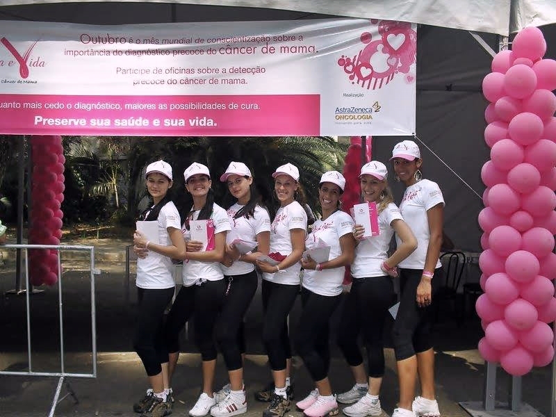 A ativação de marca é um mix de estratégias realizadas com o objetivo de agregar valor ao público através de experiências memoráveis. As ações podem ser operacionalizadas durante um curto período de dias ou mesmo horas. A marca é ativada quando ela consegue fazer parte da vida das pessoas, trazendo mais utilidade, diversão ou encantamento.