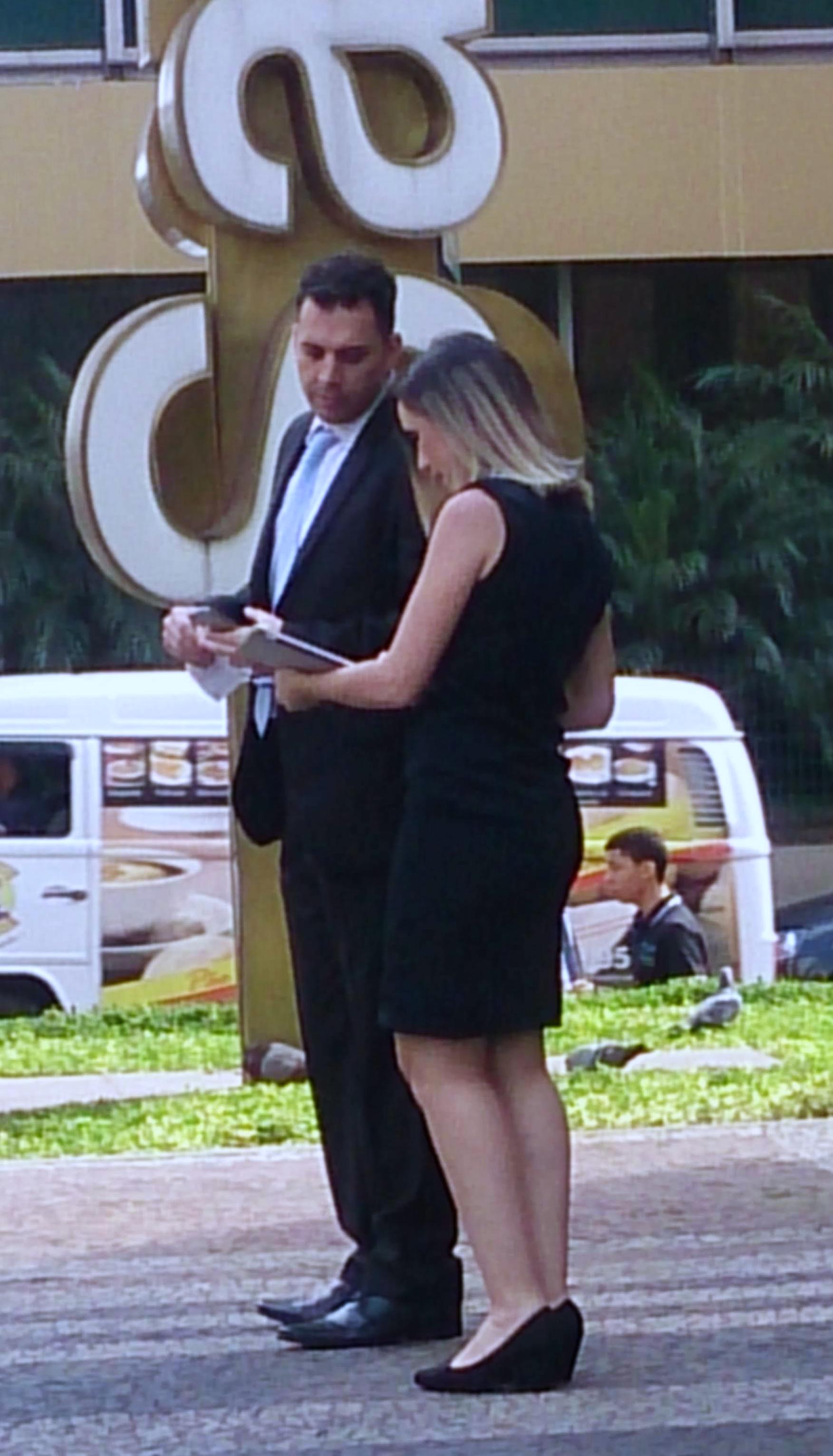 A ativação de marca é um mix de estratégias realizadas com o objetivo de agregar valor ao público através de experiências memoráveis. As ações podem ser operacionalizadas durante um curto período de dias ou mesmo horas. A marca é ativada quando ela consegue fazer parte da vida das pessoas, trazendo mais utilidade, diversão ou encantamento.