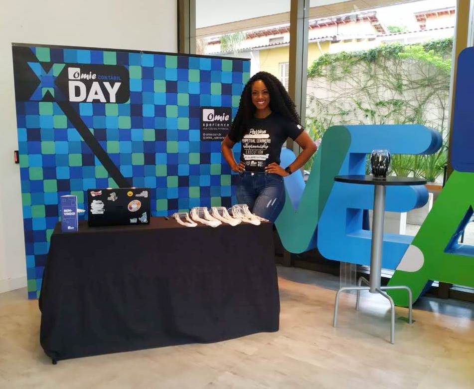 A ativação de marca é um mix de estratégias realizadas com o objetivo de agregar valor ao público através de experiências memoráveis. As ações podem ser operacionalizadas durante um curto período de dias ou mesmo horas. A marca é ativada quando ela consegue fazer parte da vida das pessoas, trazendo mais utilidade, diversão ou encantamento.