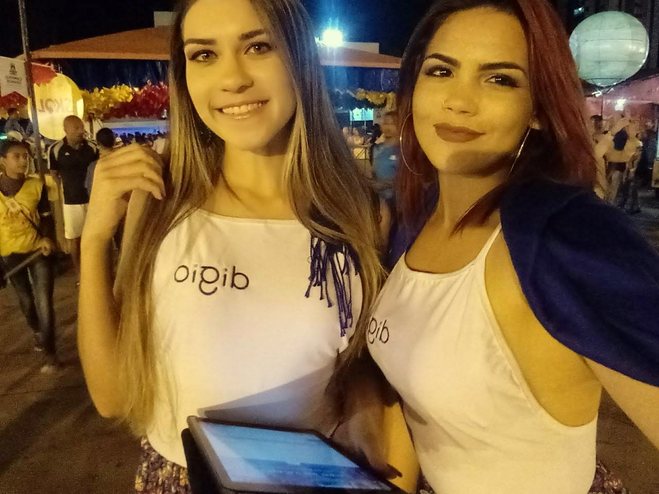 A ativação de marca é um mix de estratégias realizadas com o objetivo de agregar valor ao público através de experiências memoráveis. As ações podem ser operacionalizadas durante um curto período de dias ou mesmo horas. A marca é ativada quando ela consegue fazer parte da vida das pessoas, trazendo mais utilidade, diversão ou encantamento.