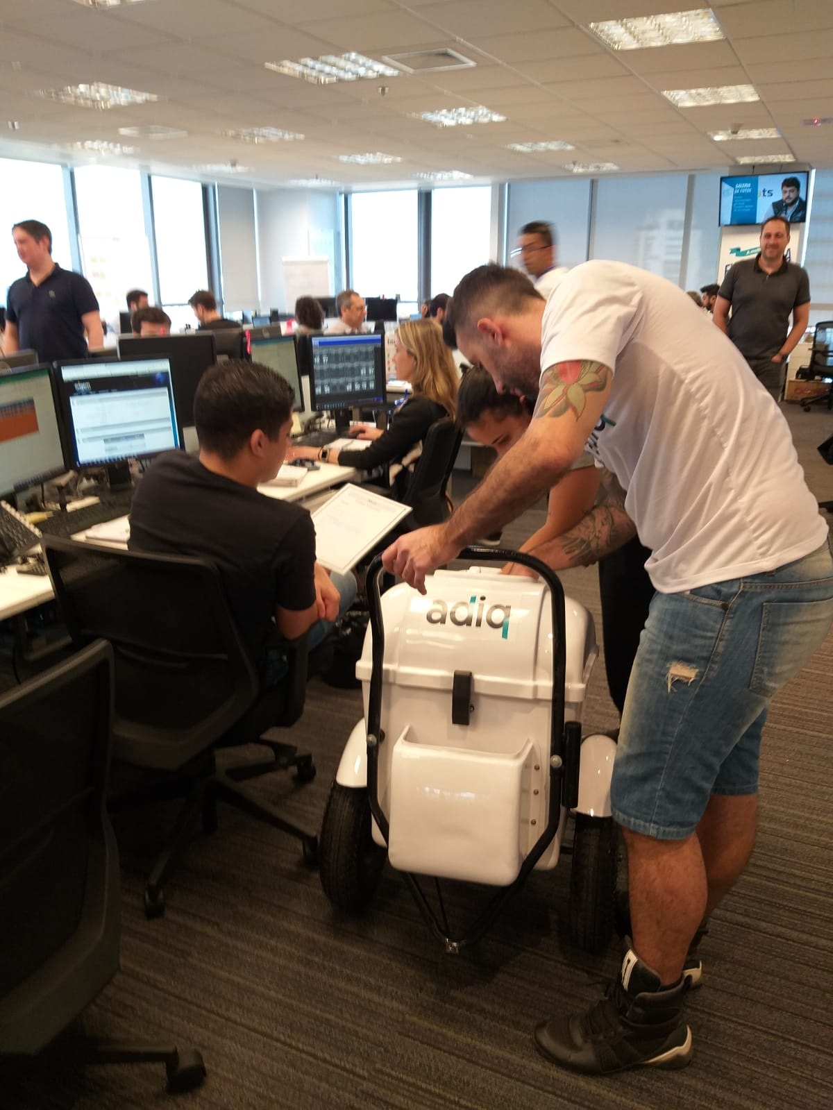 Endomarketing é uma ferramenta de marketing  direcionada ao público interno da empresa. O endomarketing tem a finalidade de otimizar a imagem institucional e colaborar o alinhamento da cultura e clima organizacional.