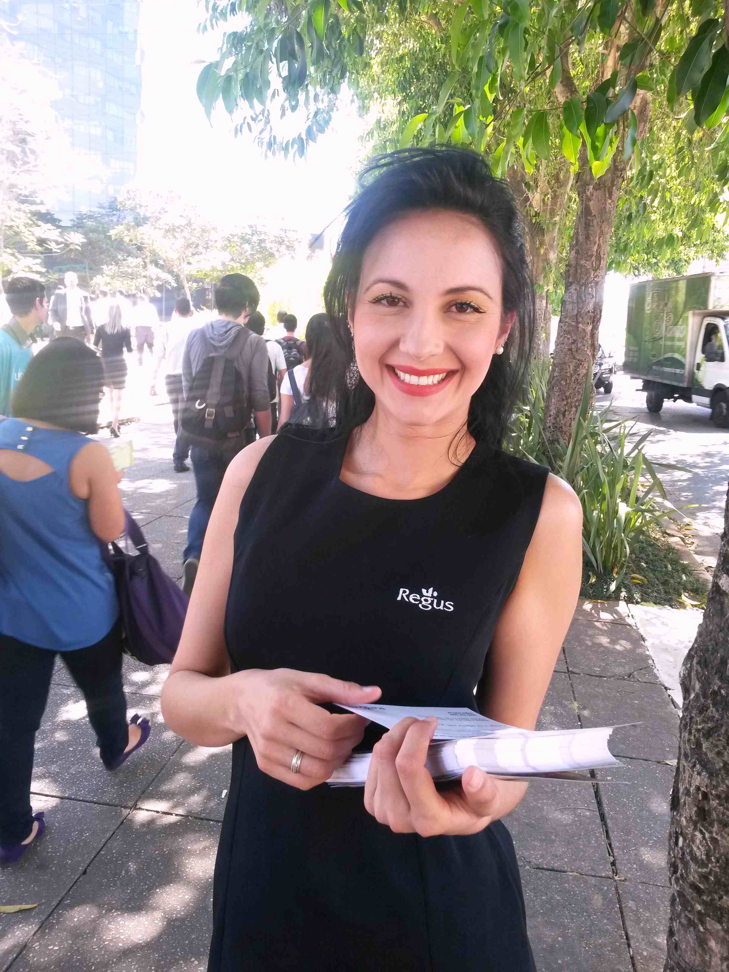 A ativação de marca é um mix de estratégias realizadas com o objetivo de agregar valor ao público através de experiências memoráveis. As ações podem ser operacionalizadas durante um curto período de dias ou mesmo horas. A marca é ativada quando ela consegue fazer parte da vida das pessoas, trazendo mais utilidade, diversão ou encantamento.