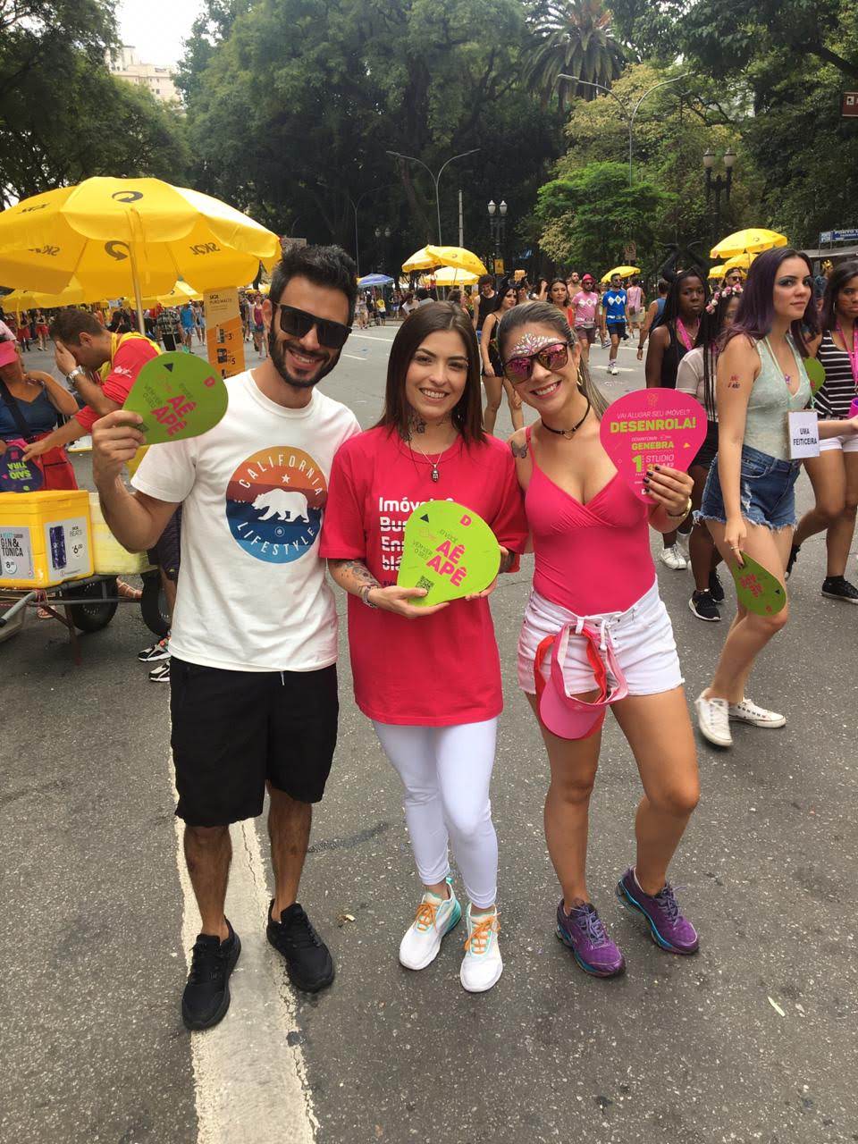 A ativação de marca é um mix de estratégias realizadas com o objetivo de agregar valor ao público através de experiências memoráveis. As ações podem ser operacionalizadas durante um curto período de dias ou mesmo horas. A marca é ativada quando ela consegue fazer parte da vida das pessoas, trazendo mais utilidade, diversão ou encantamento.