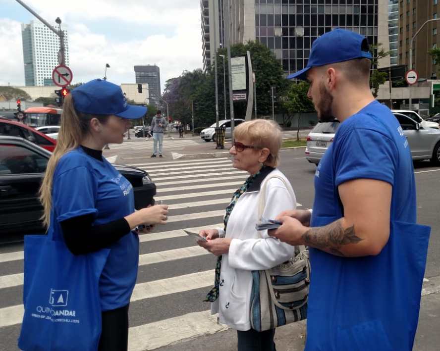 A ativação de marca é um mix de estratégias realizadas com o objetivo de agregar valor ao público através de experiências memoráveis. As ações podem ser operacionalizadas durante um curto período de dias ou mesmo horas. A marca é ativada quando ela consegue fazer parte da vida das pessoas, trazendo mais utilidade, diversão ou encantamento.