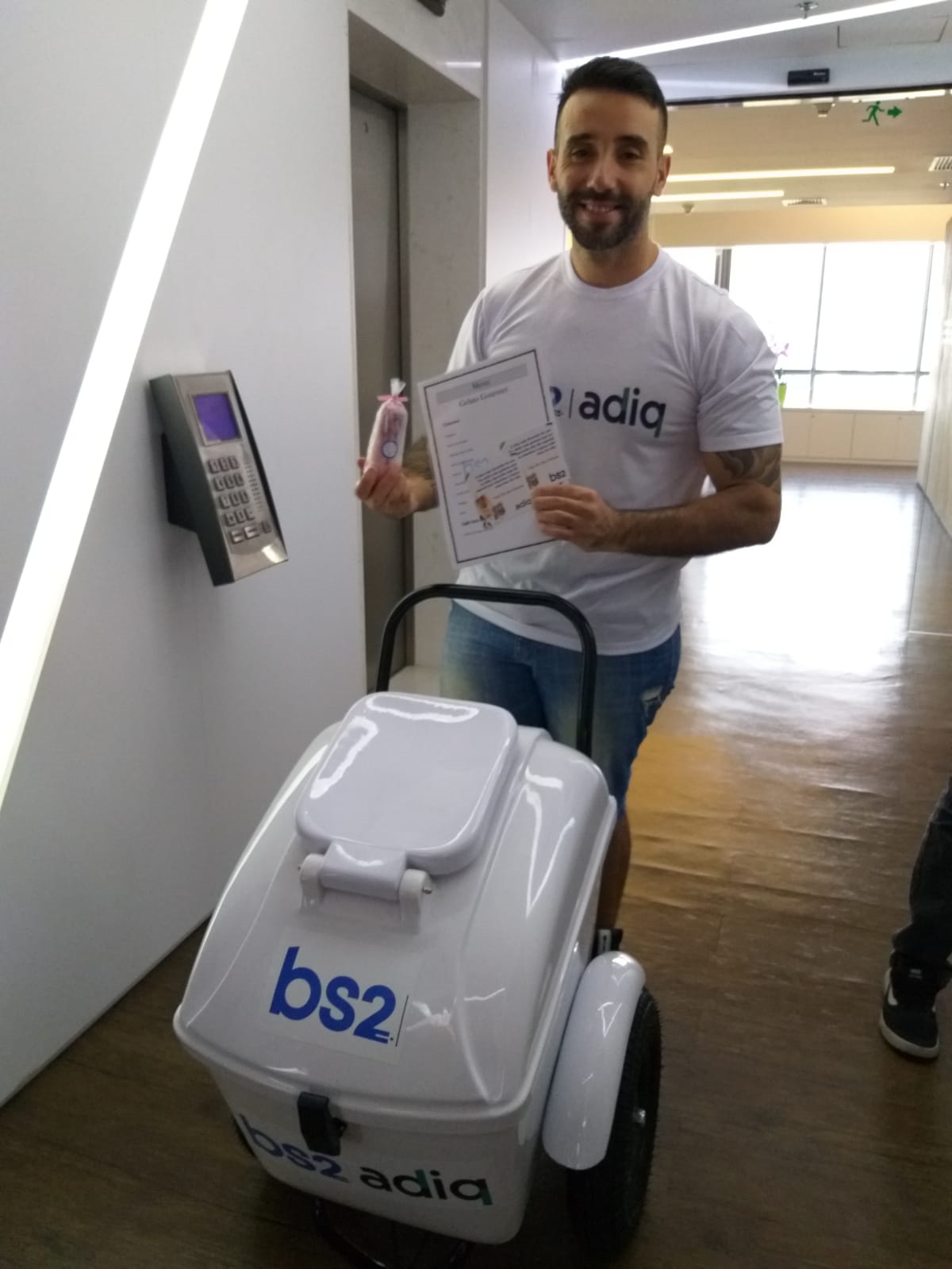 Endomarketing é uma ferramenta de marketing  direcionada ao público interno da empresa. O endomarketing tem a finalidade de otimizar a imagem institucional e colaborar o alinhamento da cultura e clima organizacional.