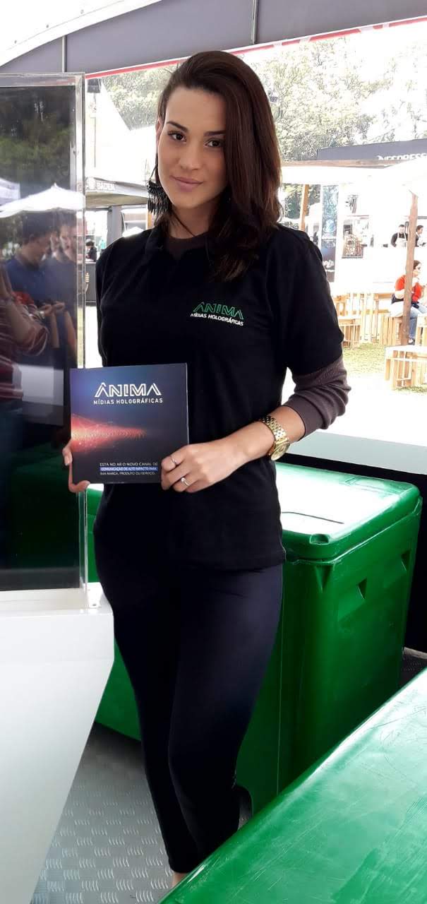 A ativação de marca é um mix de estratégias realizadas com o objetivo de agregar valor ao público através de experiências memoráveis. As ações podem ser operacionalizadas durante um curto período de dias ou mesmo horas. A marca é ativada quando ela consegue fazer parte da vida das pessoas, trazendo mais utilidade, diversão ou encantamento.