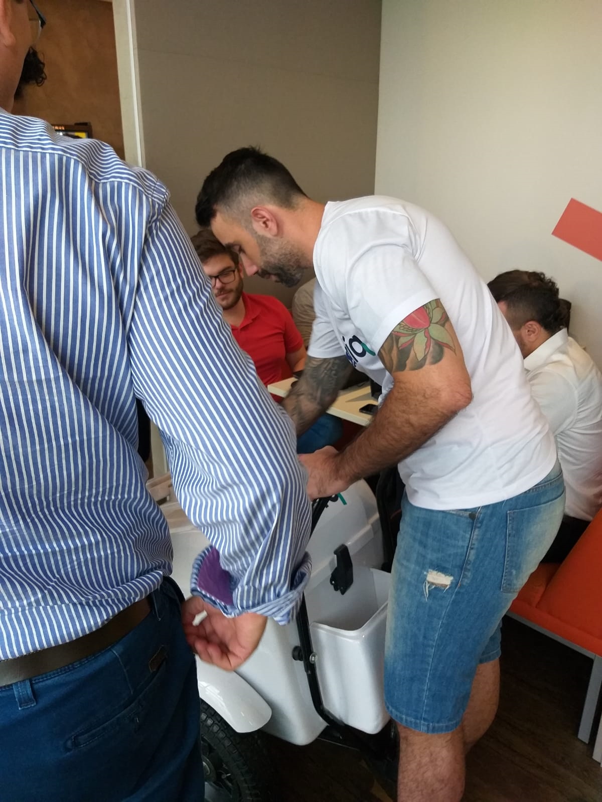 Endomarketing é uma ferramenta de marketing  direcionada ao público interno da empresa. O endomarketing tem a finalidade de otimizar a imagem institucional e colaborar o alinhamento da cultura e clima organizacional.