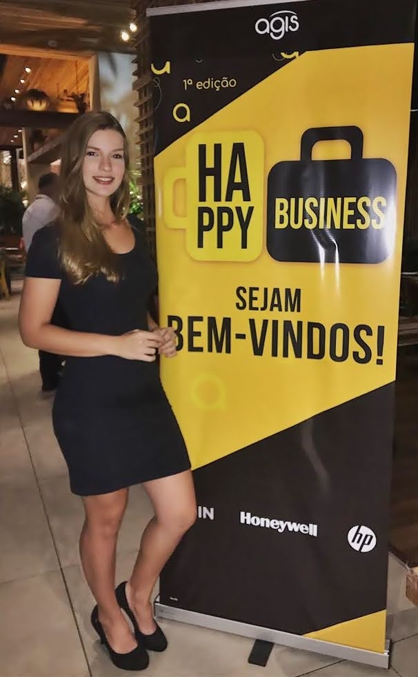 A ativação de marca é um mix de estratégias realizadas com o objetivo de agregar valor ao público através de experiências memoráveis. As ações podem ser operacionalizadas durante um curto período de dias ou mesmo horas. A marca é ativada quando ela consegue fazer parte da vida das pessoas, trazendo mais utilidade, diversão ou encantamento.