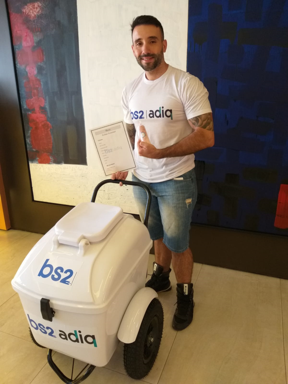 Endomarketing é uma ferramenta de marketing  direcionada ao público interno da empresa. O endomarketing tem a finalidade de otimizar a imagem institucional e colaborar o alinhamento da cultura e clima organizacional.