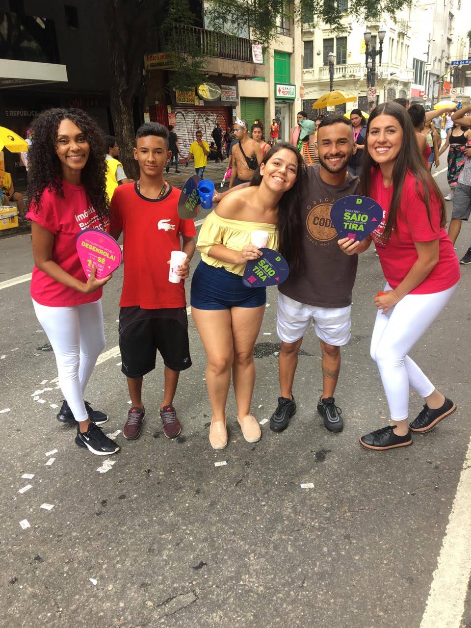 A ativação de marca é um mix de estratégias realizadas com o objetivo de agregar valor ao público através de experiências memoráveis. As ações podem ser operacionalizadas durante um curto período de dias ou mesmo horas. A marca é ativada quando ela consegue fazer parte da vida das pessoas, trazendo mais utilidade, diversão ou encantamento.